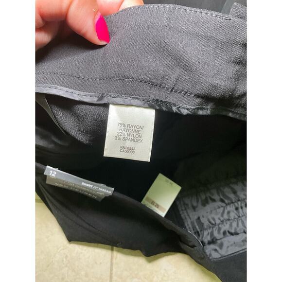 Van Heusen Super Stretch Bermuda Short Women's 12 Black Slash Pocket Flat Front - Picture 6 of 6